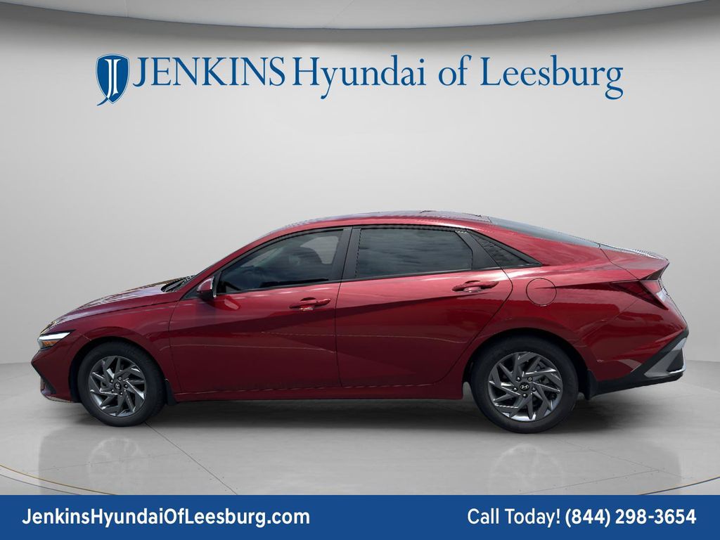 2024 Hyundai Elantra SEL - Photo 8