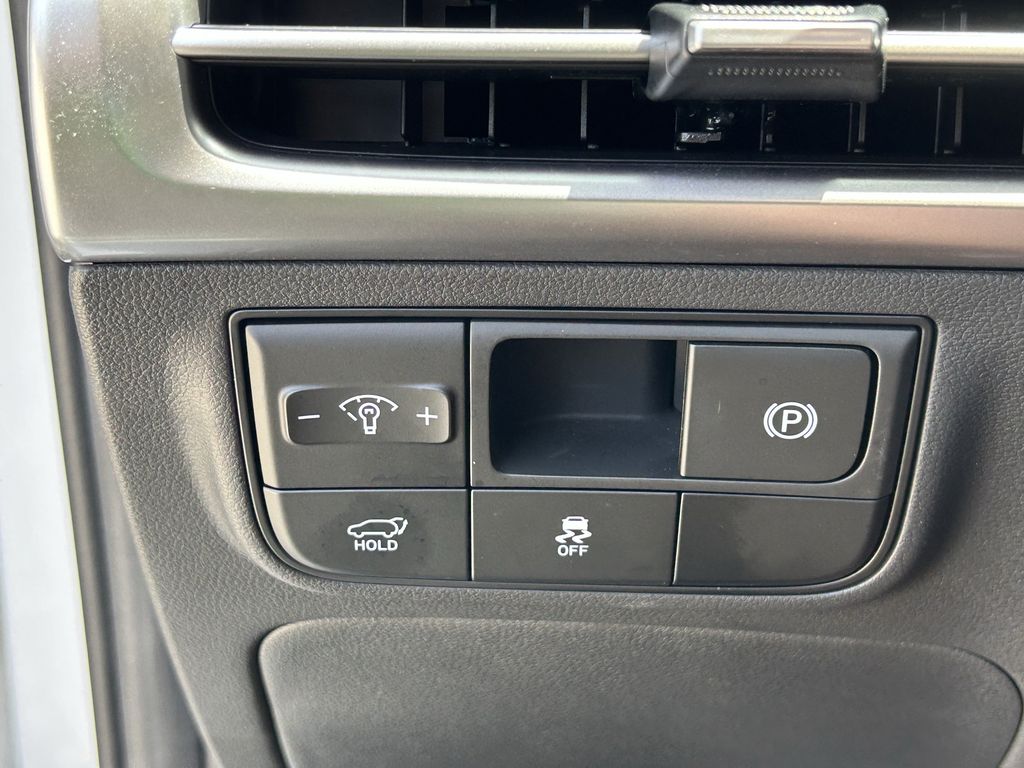 2025 Hyundai Tucson Limited - Photo 29
