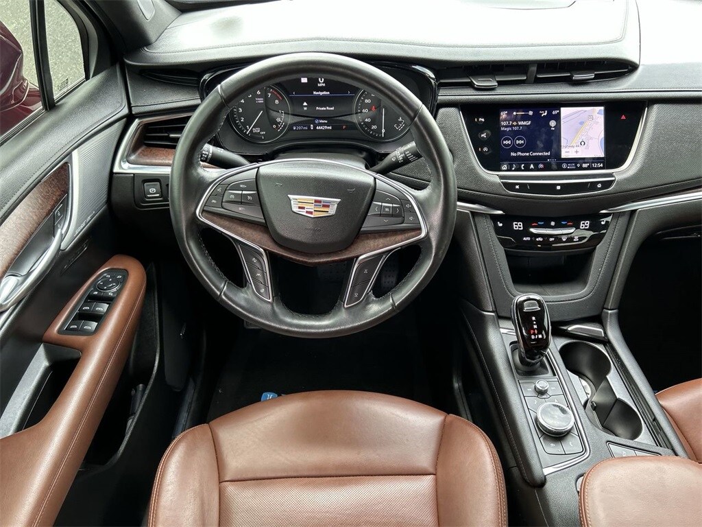 2021 Cadillac XT5 Premium Luxury photo 2