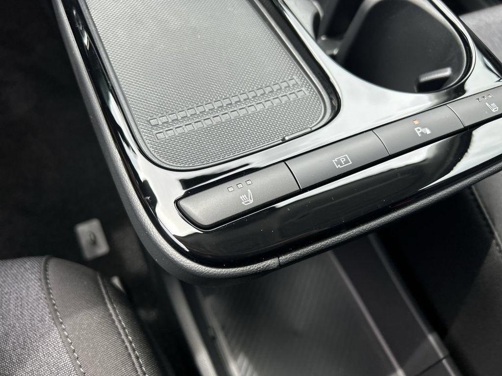 2025 Hyundai IONIQ 5 SE - Photo 8