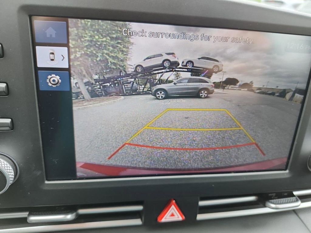 2024 Hyundai Elantra SE - Photo 25