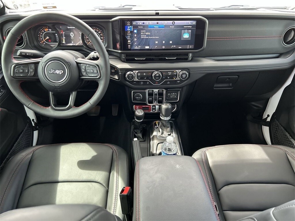 2024 Jeep Wrangler Rubicon photo 2
