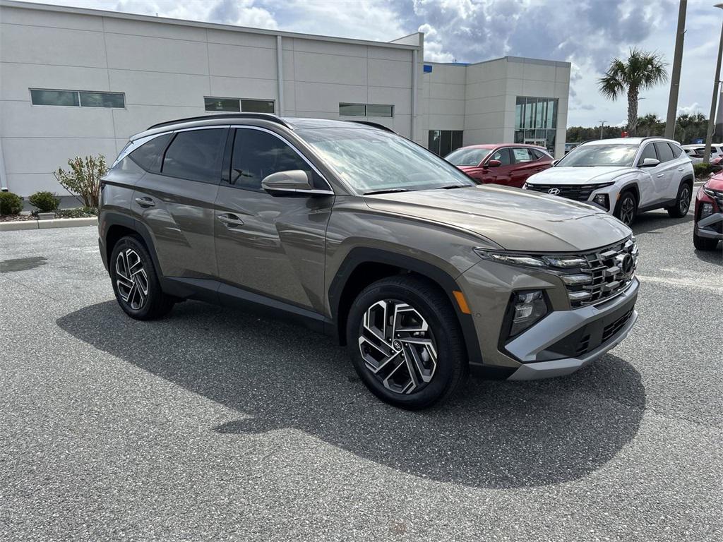 2025 Hyundai Tucson Hybrid Limited photo 2