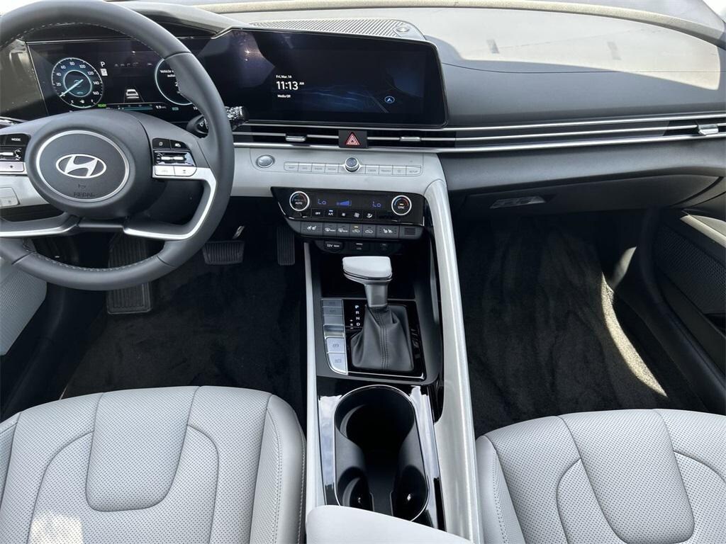 New 2025 Hyundai Elantra Hybrid Limited Sedan