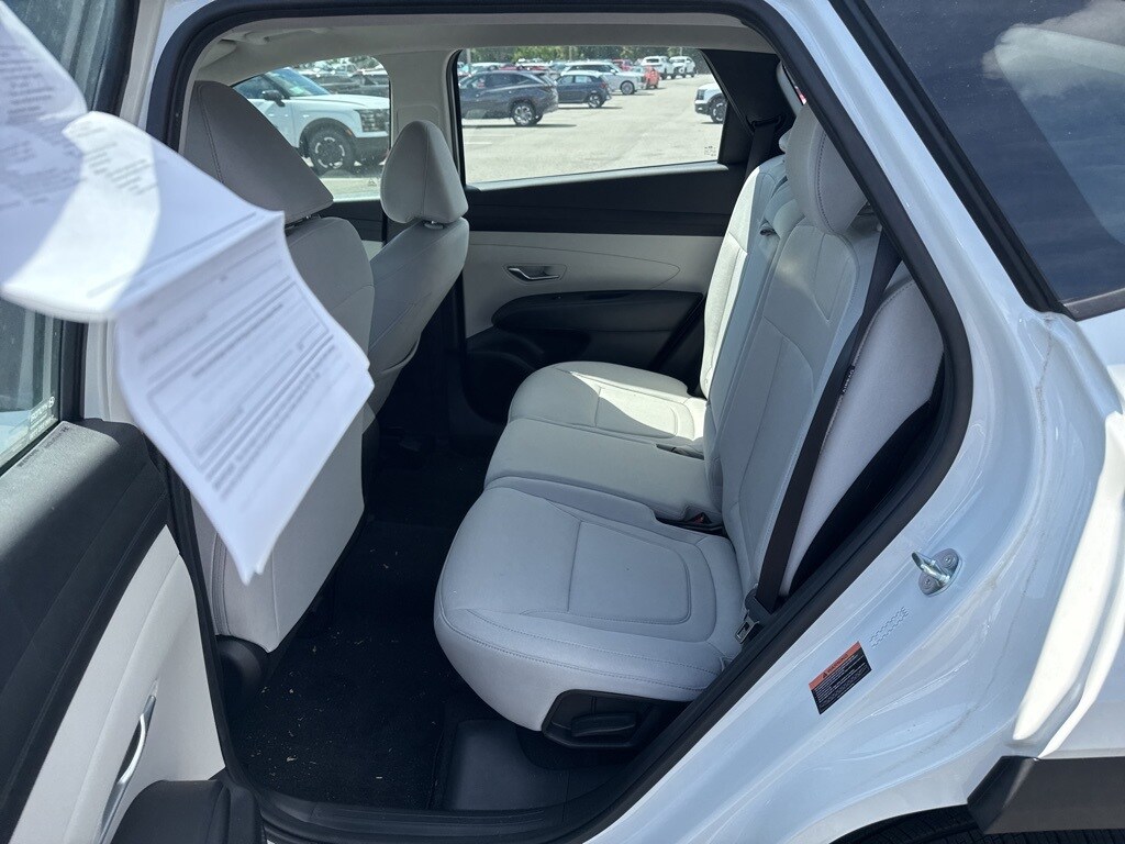 2025 Hyundai Tucson SE photo 4