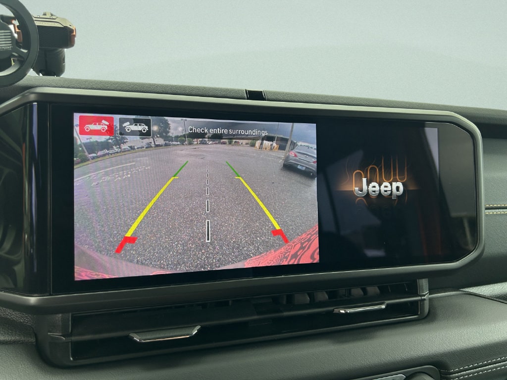 2025 Jeep Wrangler 4-Door Sahara - Photo 24