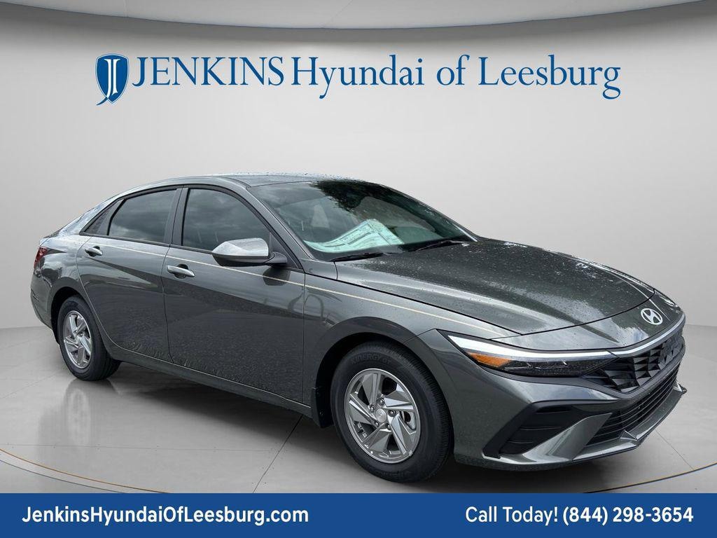 New 2026 Hyundai Elantra SE Sedan