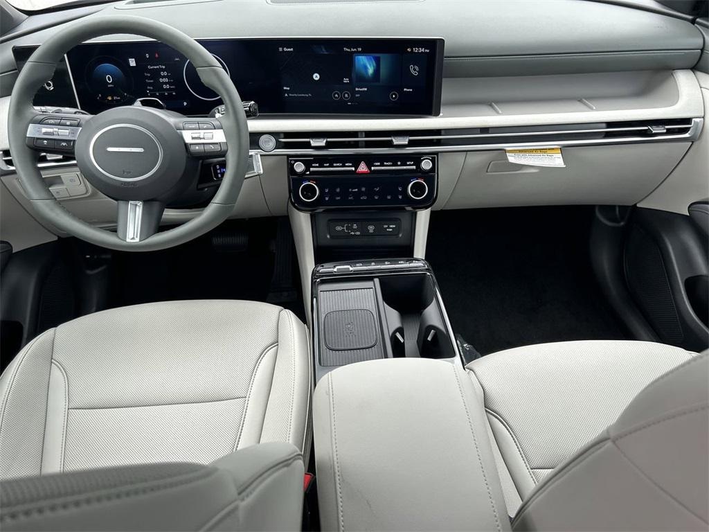 New 2025 Hyundai Tucson Limited FWD SUV