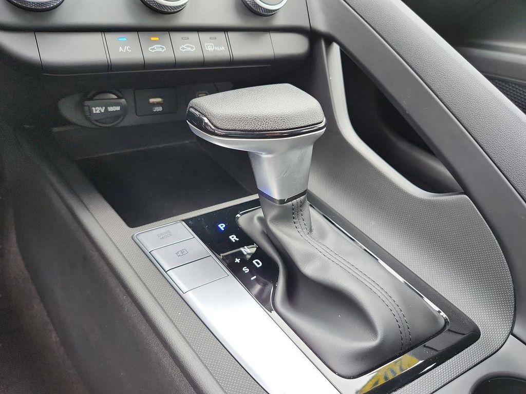 2024 Hyundai Elantra SE - Photo 27