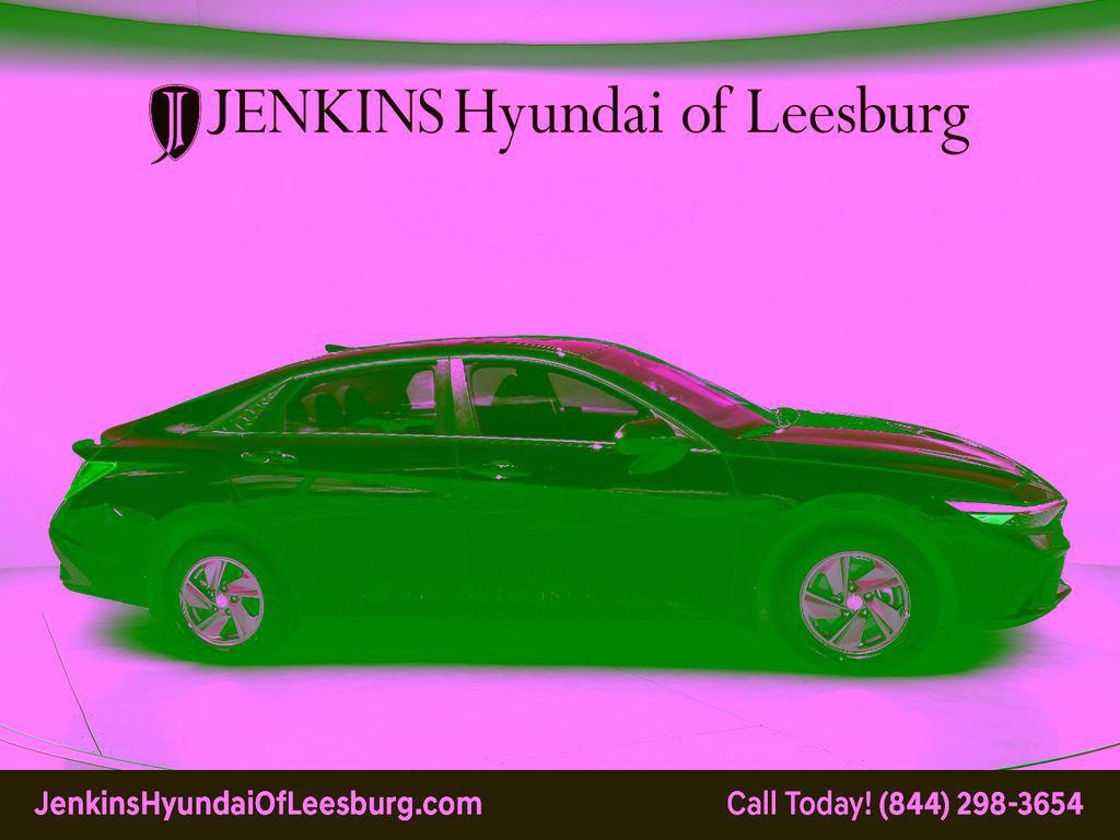 New 2026 Hyundai Elantra SE Sedan