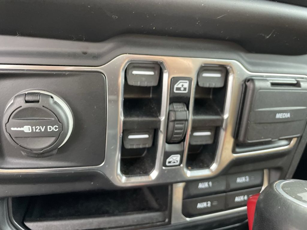 2020 Jeep Wrangler Unlimited Sahara - Photo 20