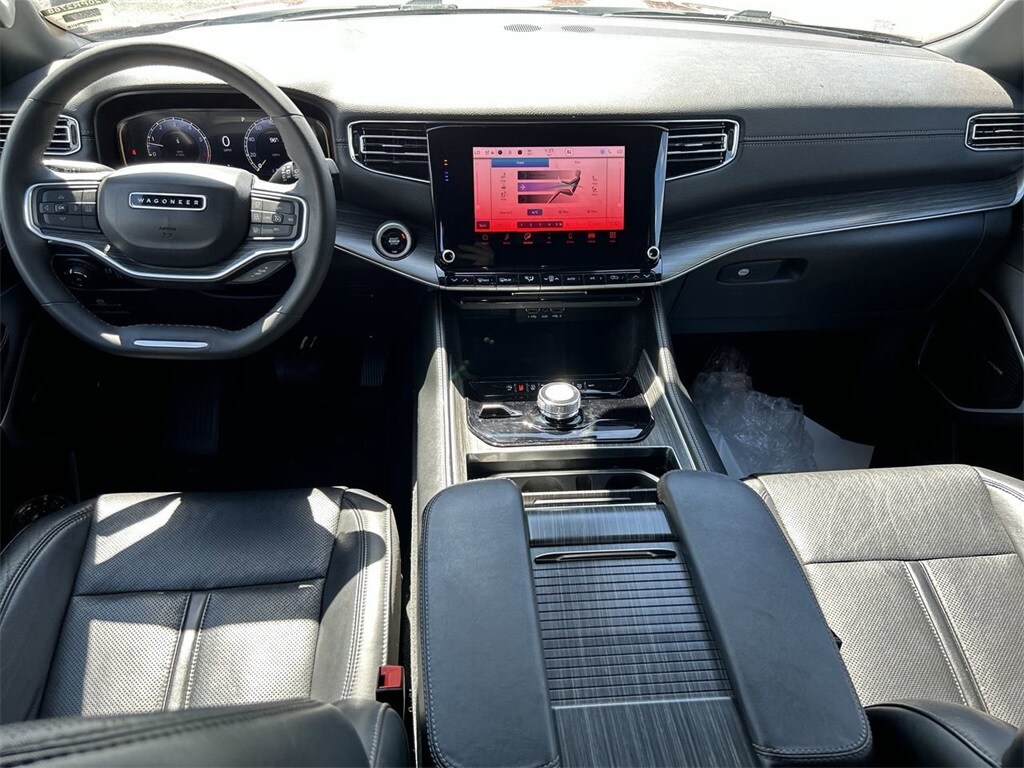 2024 Jeep Wagoneer L Series II photo 2