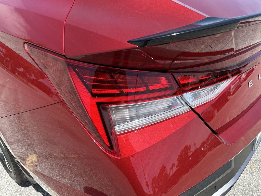 2025 Hyundai Elantra Blue - Photo 16
