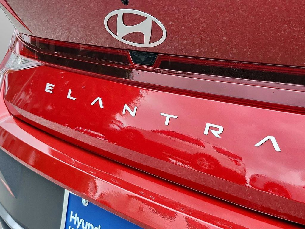 2024 Hyundai Elantra SE - Photo 35