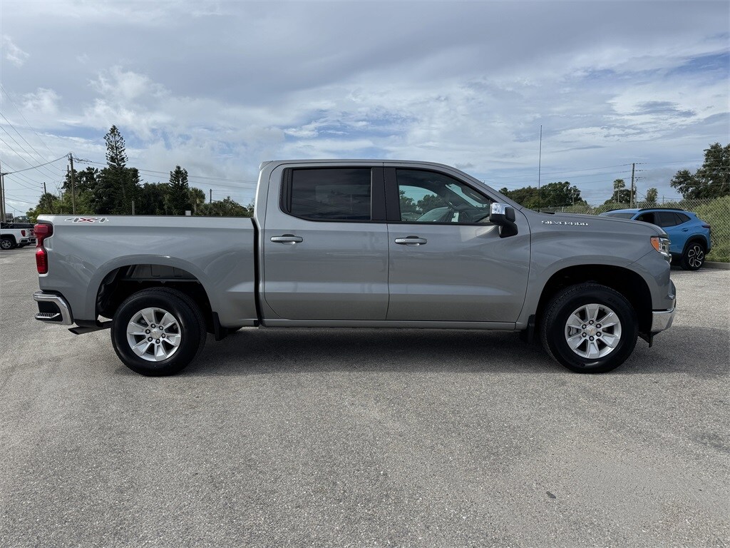 2025 Chevrolet Silverado 1500 LT photo 3