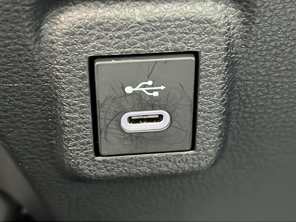 2025 Toyota Corolla SE - Photo 19
