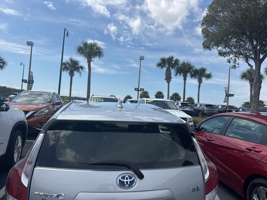 2016 Toyota Prius C Four photo 4