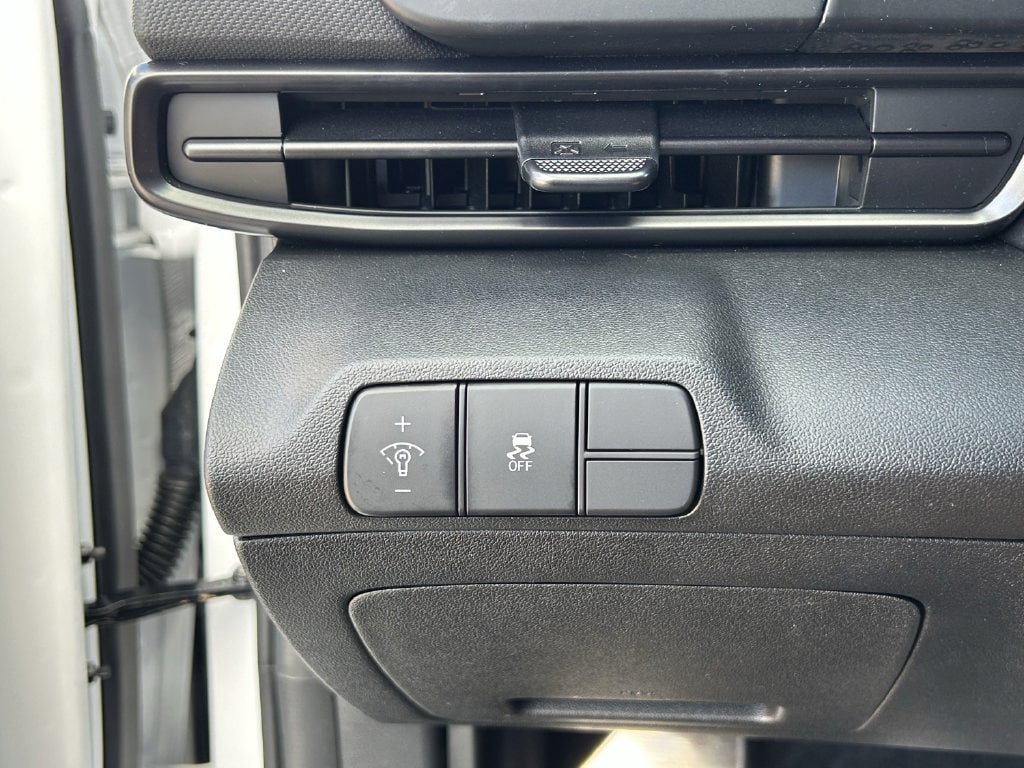 2025 Hyundai Elantra SEL - Photo 28