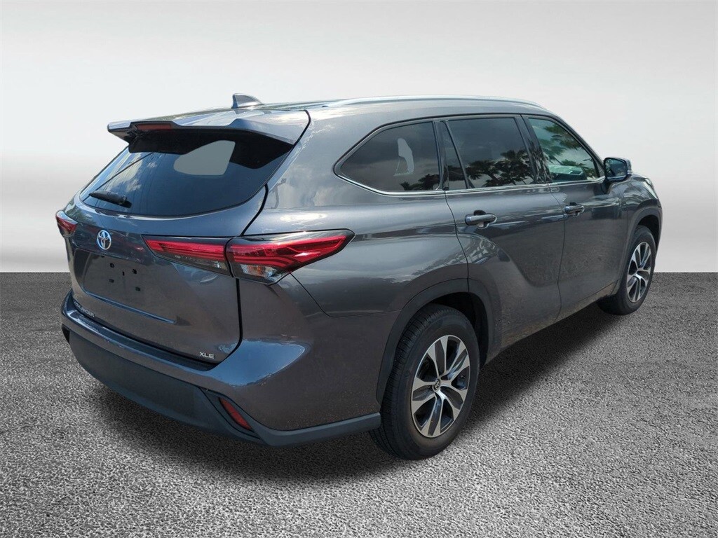 2022 Toyota Highlander XLE photo 4