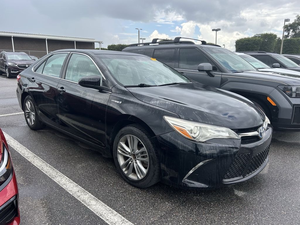 Used 2015 Toyota Camry Hybrid SE Sedan