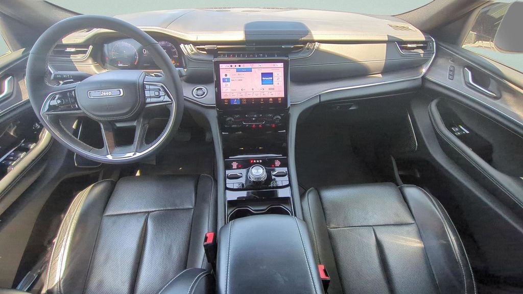 Used 2023 Jeep Grand Cherokee Overland SUV