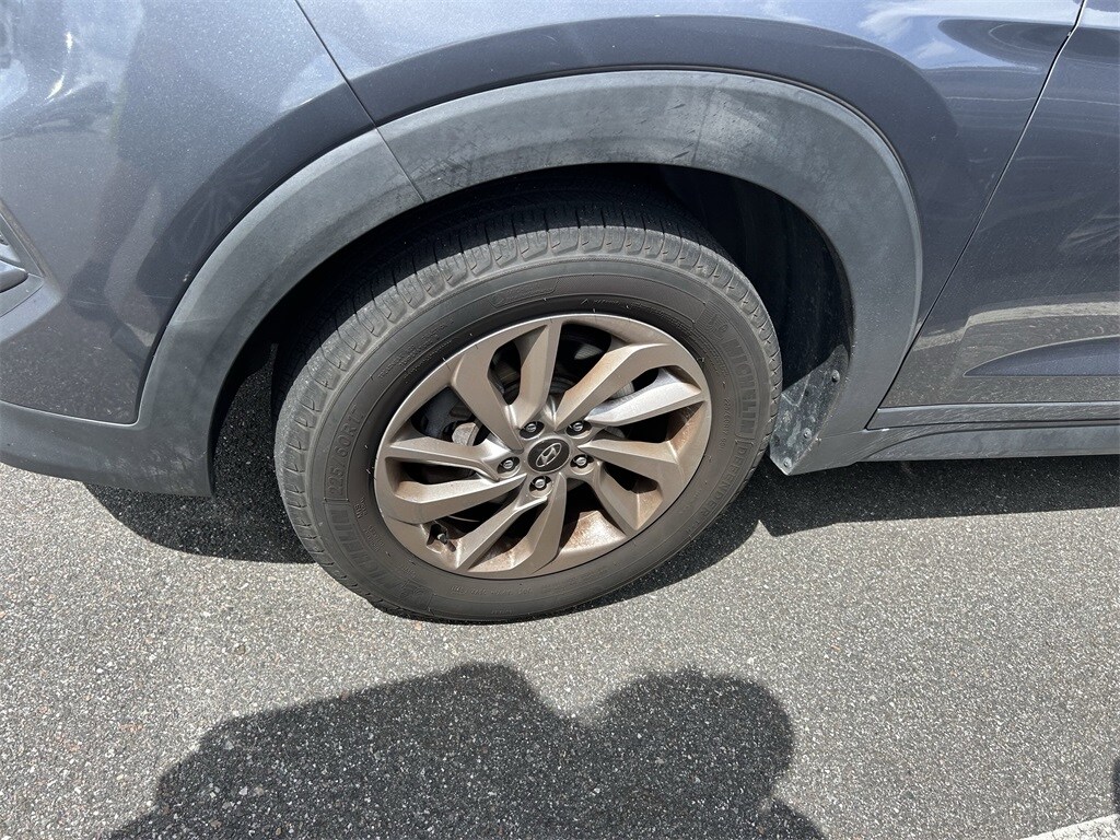 2018 Hyundai Tucson SE photo 2