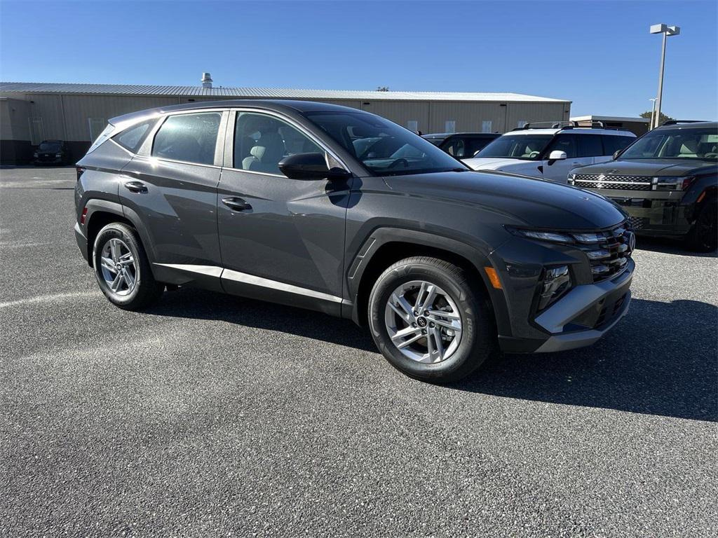 2026 Hyundai Tucson SE photo 2