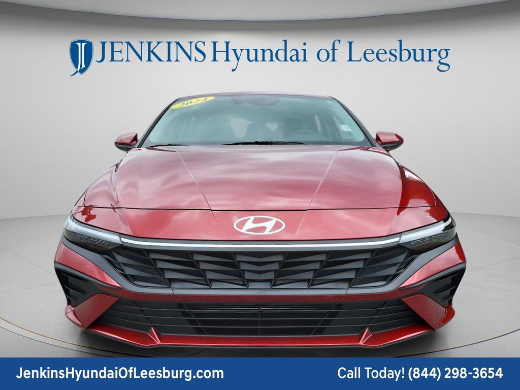 2024 Hyundai Elantra SE - Photo 11