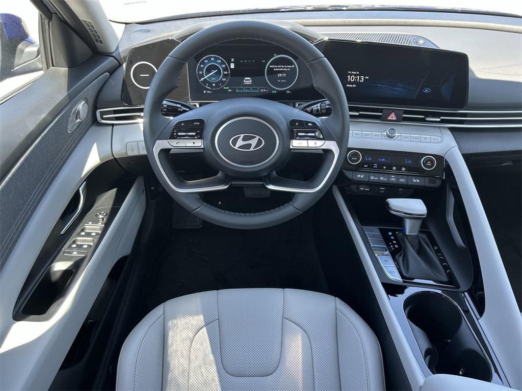 New 2025 Hyundai Elantra Hybrid Limited Sedan