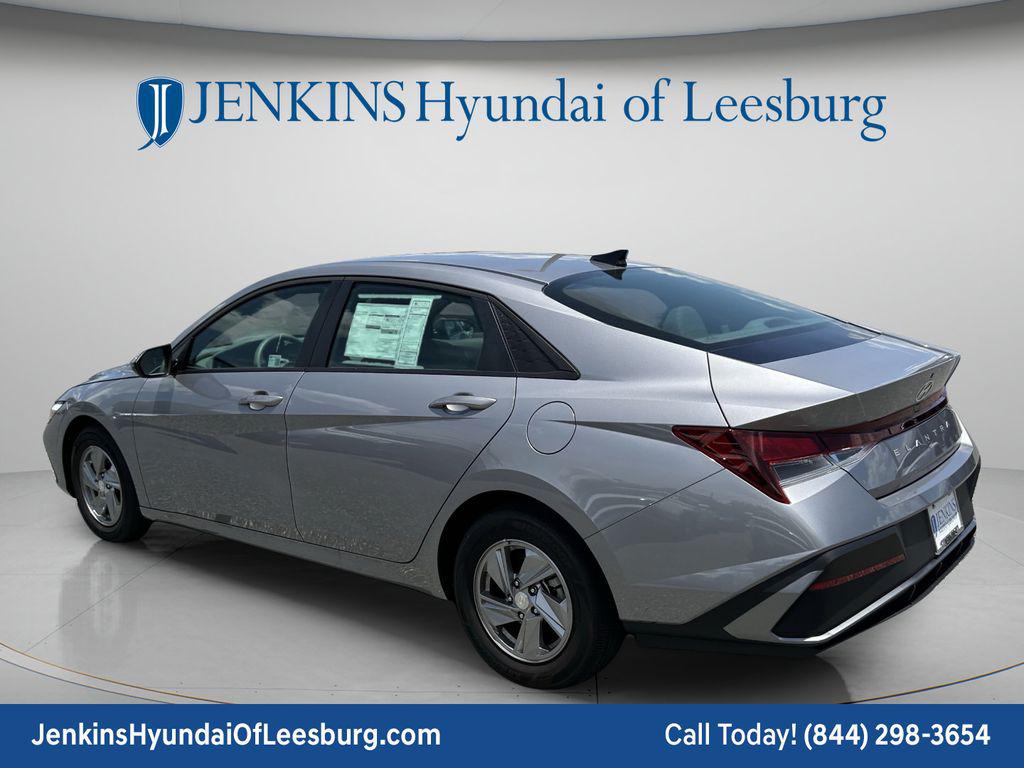 2025 Hyundai Elantra SE - Photo 7