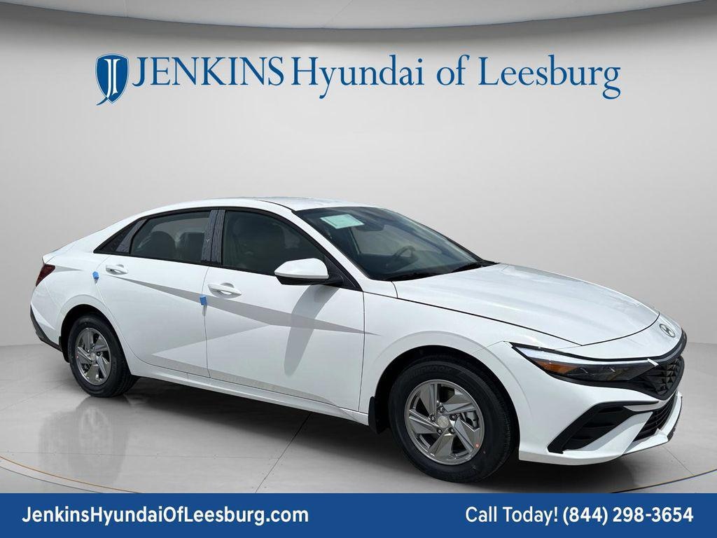 New 2026 Hyundai Elantra SE Sedan