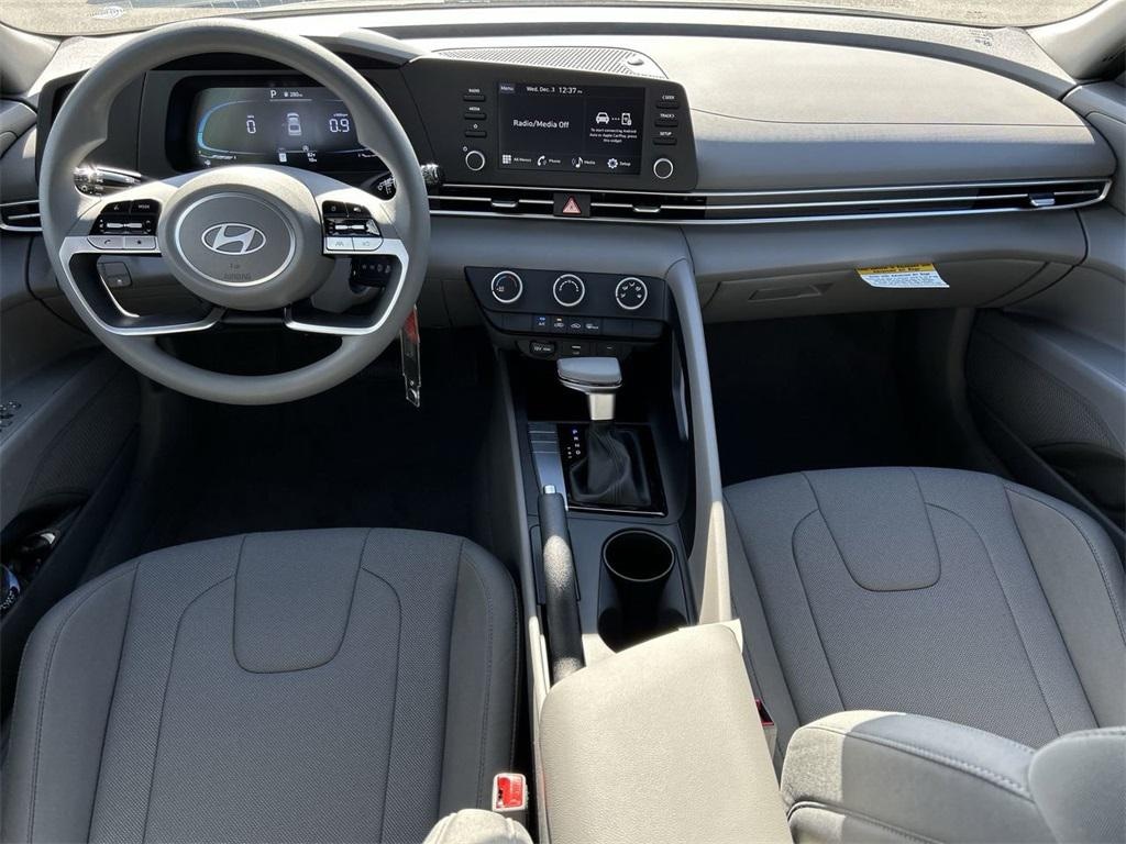 New 2026 Hyundai Elantra SE Sedan