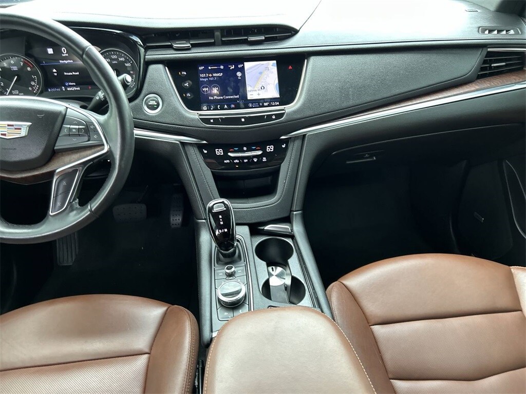 2021 Cadillac XT5 Premium Luxury photo 3