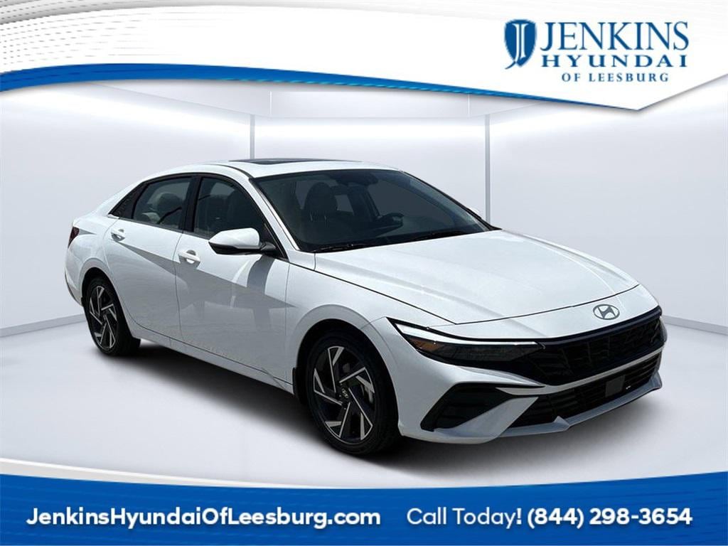 2025 Hyundai Elantra Limited's photo