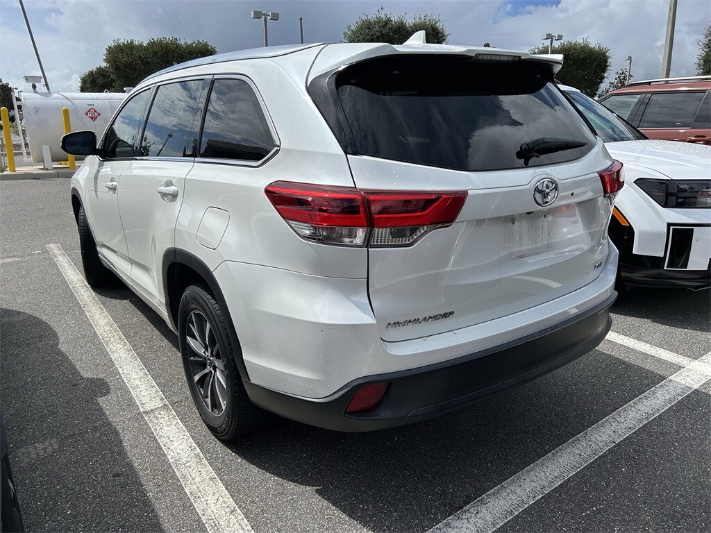 2019 Toyota Highlander XLE photo 3