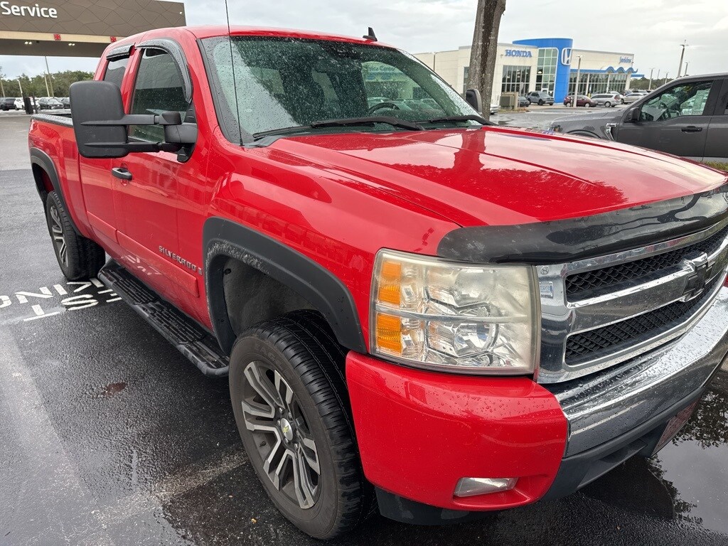 2007 Chevrolet Silverado 1500 LT photo 4
