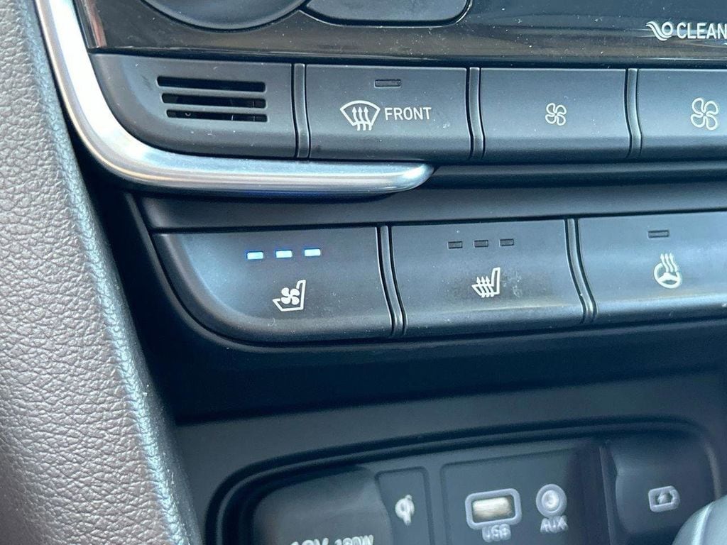2020 Hyundai Santa Fe Limited - Photo 28