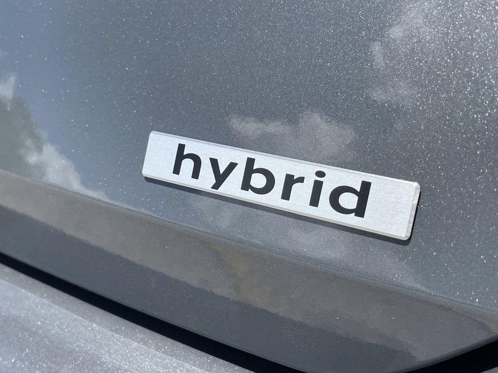 2025 Hyundai Elantra Limited - Photo 19