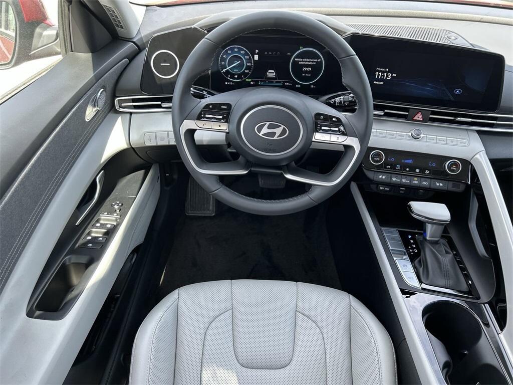 New 2025 Hyundai Elantra Hybrid Limited Sedan