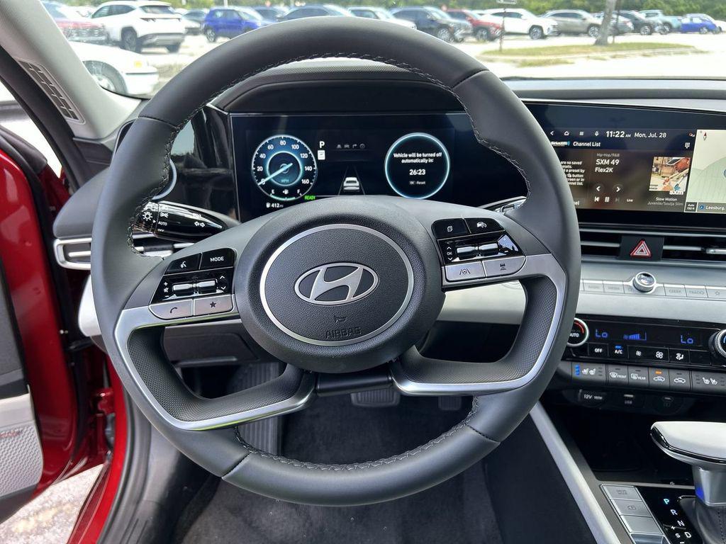 2025 Hyundai Elantra Limited - Photo 30