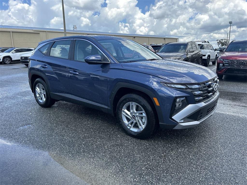 2025 Hyundai Tucson SE photo 2