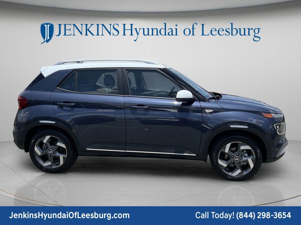 New 2026 Hyundai Venue SEL w/Two-Tone Roof SUV