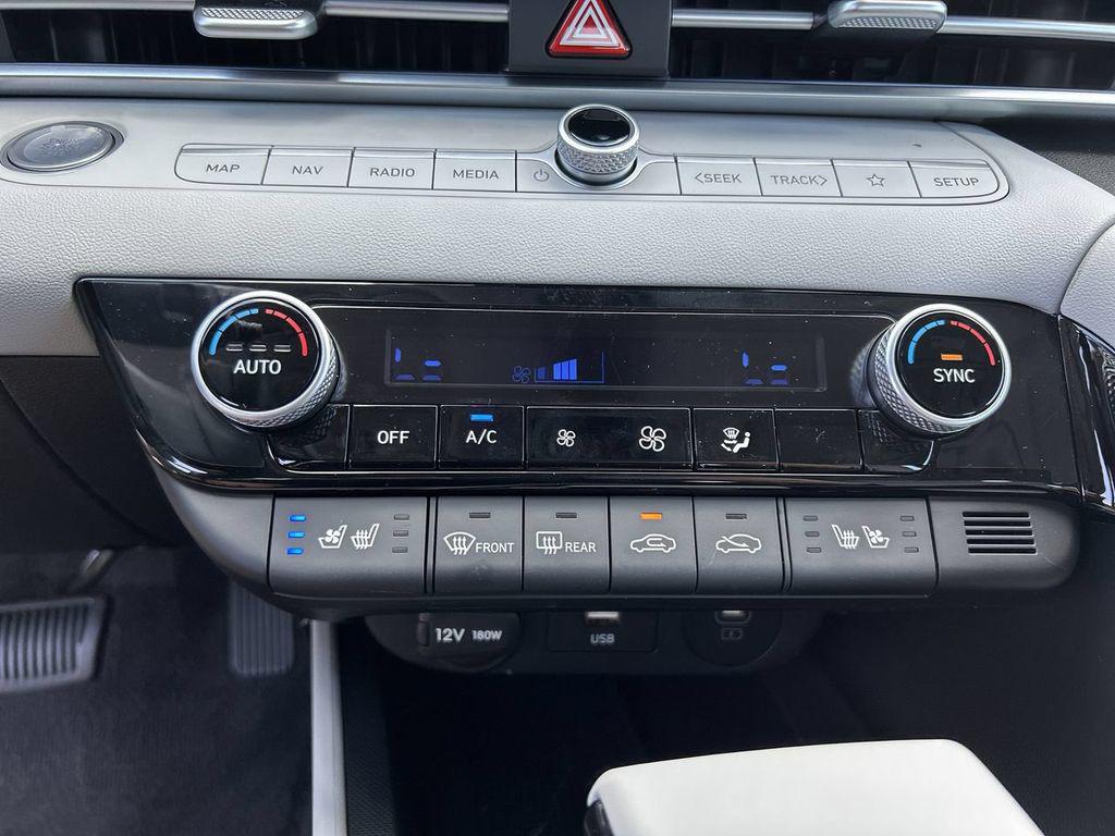 2025 Hyundai Elantra Limited - Photo 26