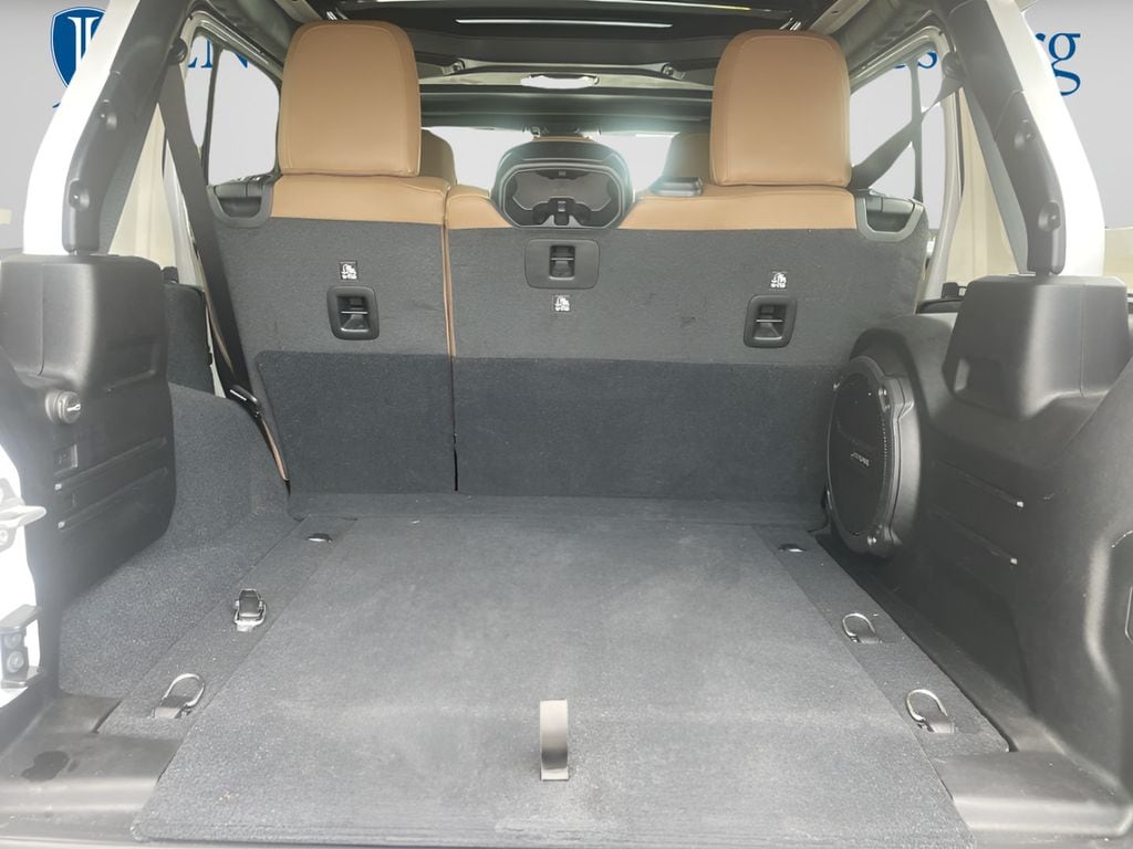2020 Jeep Wrangler Unlimited Sahara - Photo 13