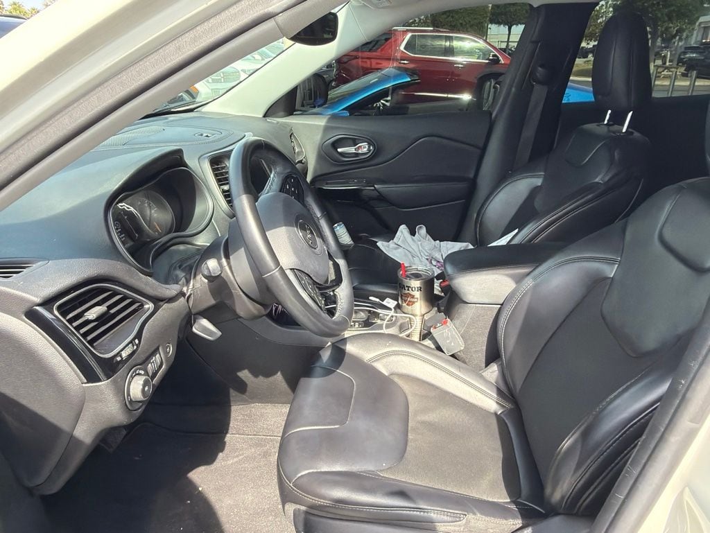 Used 2019 Jeep Cherokee Altitude SUV
