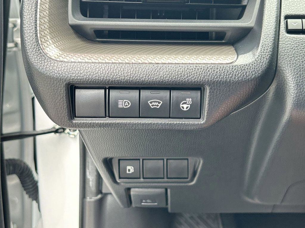 2024 Toyota Prius XLE - Photo 29