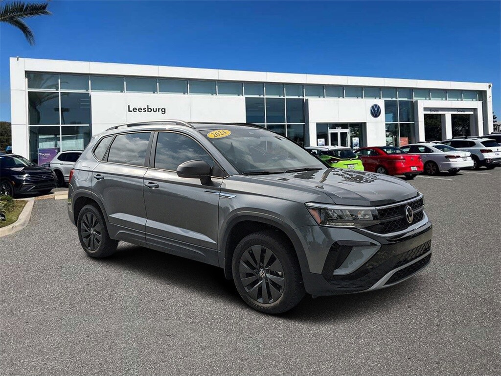 2024 Volkswagen Taos S photo 2