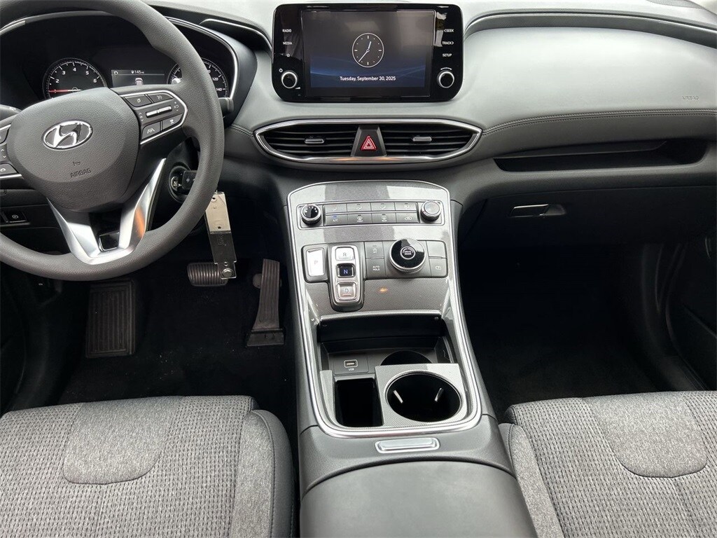 2023 Hyundai Santa Fe SE photo 2