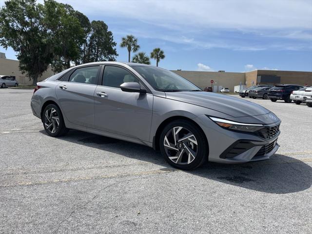 2025 Hyundai Elantra SEL Convenience photo 2