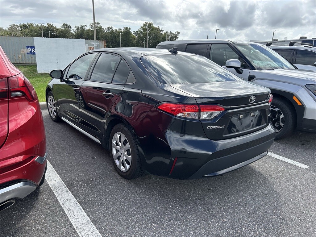 2020 Toyota Corolla LE photo 3